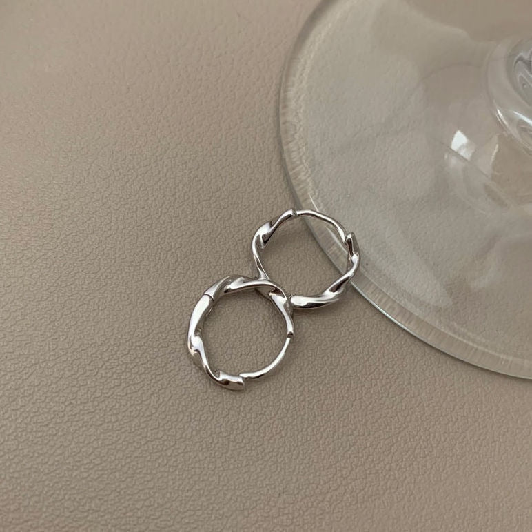 2026 Korean New Simple Temperament Circle Pearl Earrings Fashion Small Versatile Earrings  Jewelry